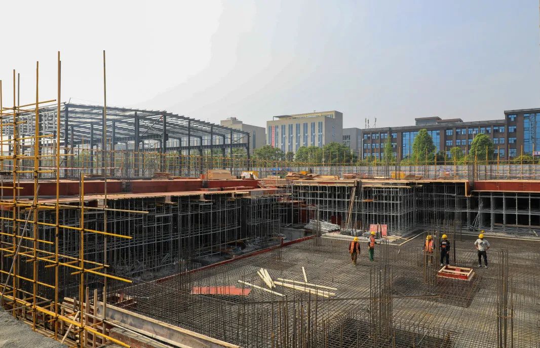 ����ɫ�ⶼ���ص���Ŀ����������ۯ���������ƽ����ܹ�ҵ��Ȧǿ��